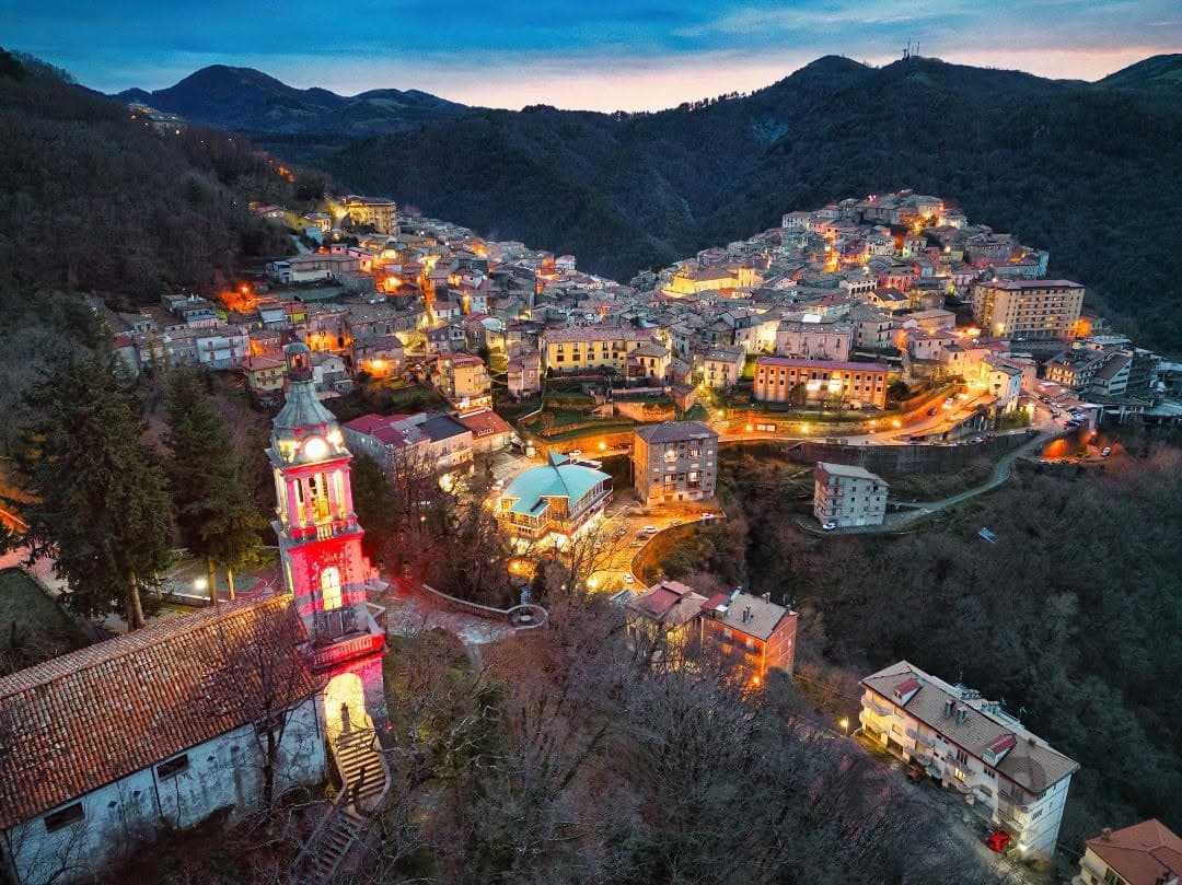 Panorama serale di Mormanno, nel Parco Nazionale del Pollino